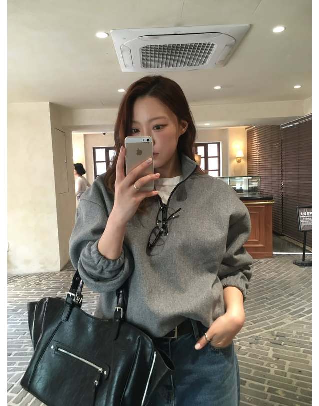 티엔지티 세트 Oversized Fleece Quarter Zip-up Sweatshirt (Grey) 그레이 착용컷