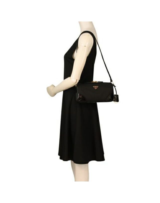 프라다 [PRADA] 리에디션 2002 미니 숄더백 1BC225 R789 F0002 착용컷