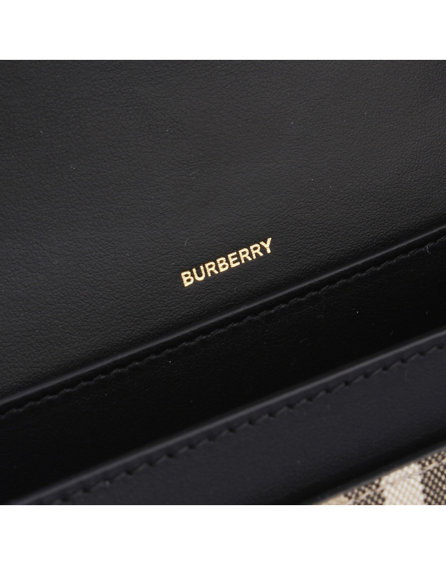 버버리 [BURBERRY] 뉴 햄프셔 크로스백 8058003 착용컷