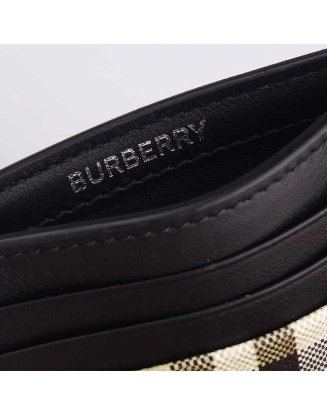 버버리 [BURBERRY] 빈티지 체크 카드 지갑 8065631 착용컷