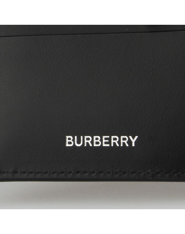 버버리 [BURBERRY] 빈티지 체크 남성 반지갑 8069813 착용컷