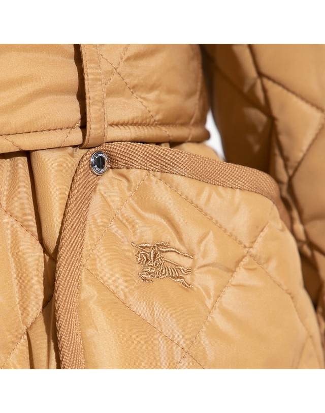 버버리 [BURBERRY] 코듀로이 퀼팅 자켓 8071842 착용컷