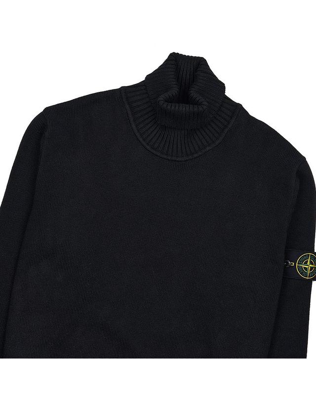 스톤아일랜드 [스톤아일랜드] FW24 남성 로고 와펜 터틀넥 니트 8115505A2 V0029 착용컷