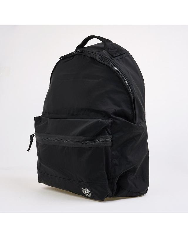 스톤아일랜드 [스톤아일랜드] SS26 남성 패디드 스트랩 백팩 L1S159200010 S0251 V0029 착용컷