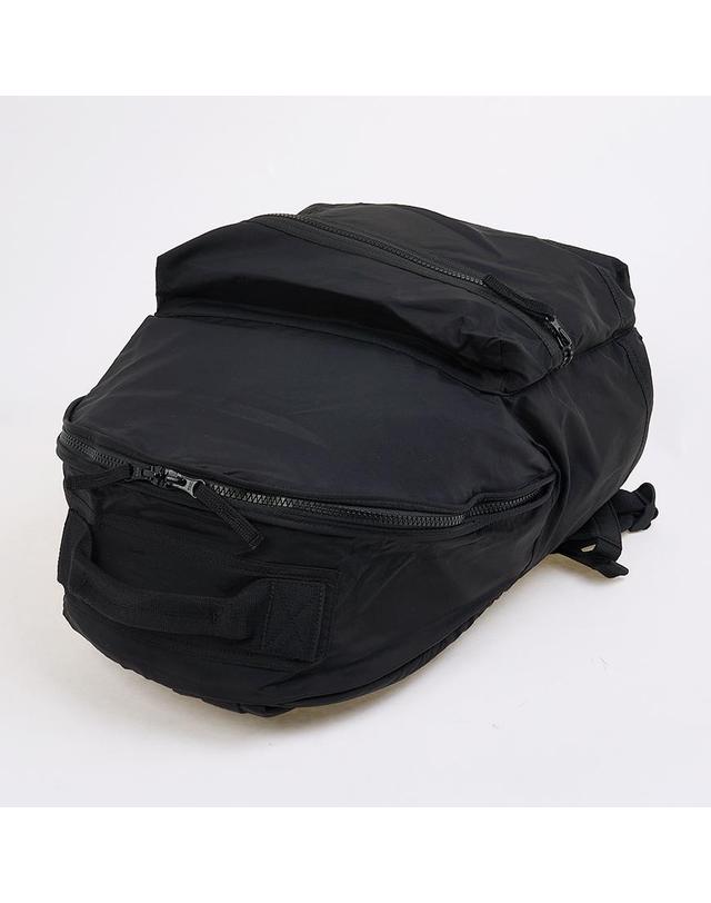 스톤아일랜드 [스톤아일랜드] SS26 남성 패디드 스트랩 백팩 L1S159200010 S0251 V0029 착용컷
