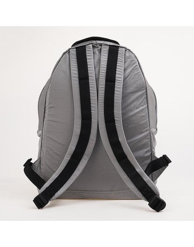 스톤아일랜드 [스톤아일랜드] SS26 남성 패디드 스트랩 백팩 L1S159200010 S0251 V0061 착용컷