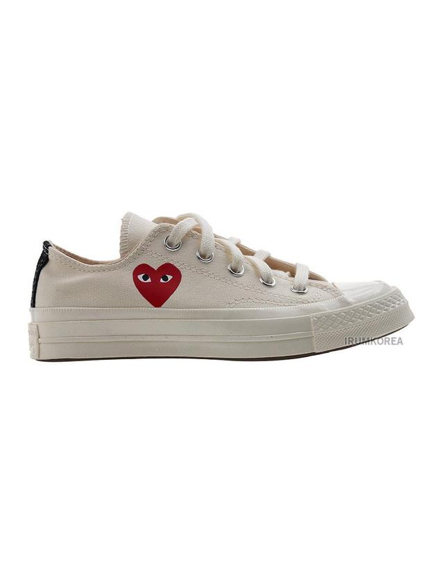 꼼데가르송 [꼼데가르송] SS25 공용 로고 로우탑 스니커즈 AZ K128 001 WHITE 착용컷