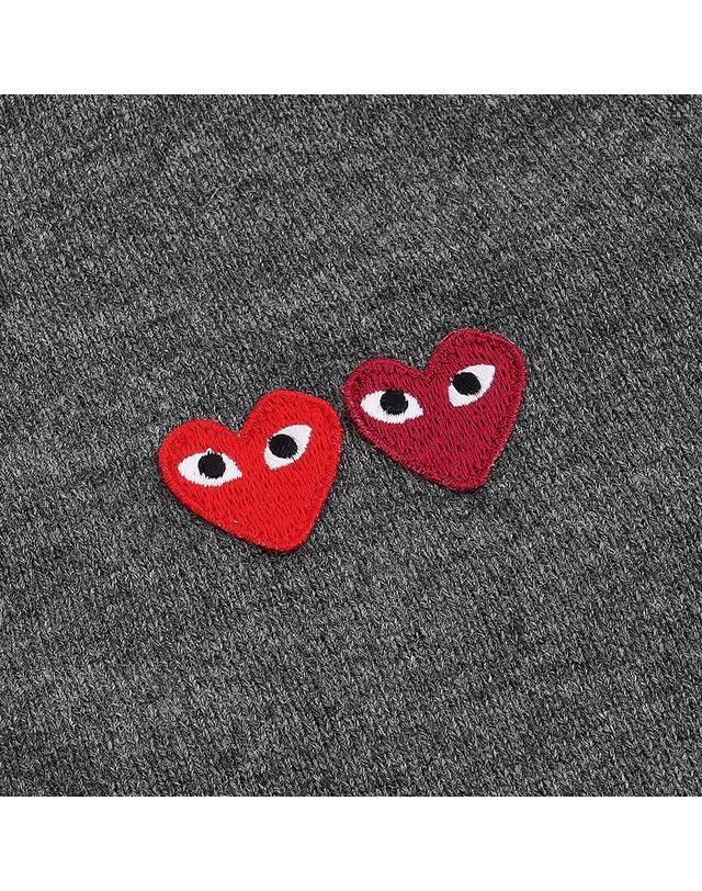 꼼데가르송 [꼼데가르송] SS26 공용 더블 하트 가디건 AZ N058 051 GREY 착용컷