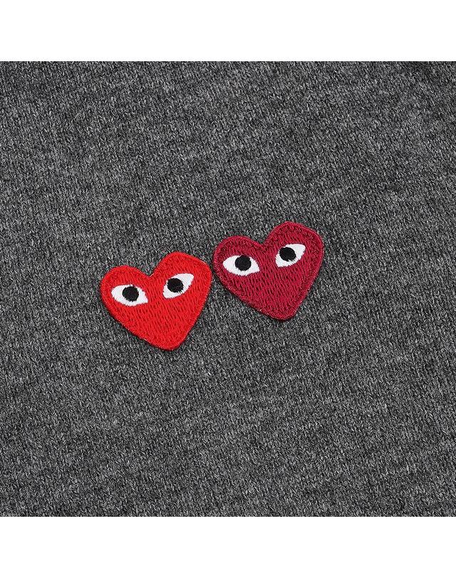 꼼데가르송 [꼼데가르송] SS26 공용 더블 하트 가디건 AZ N057 051 GREY 착용컷