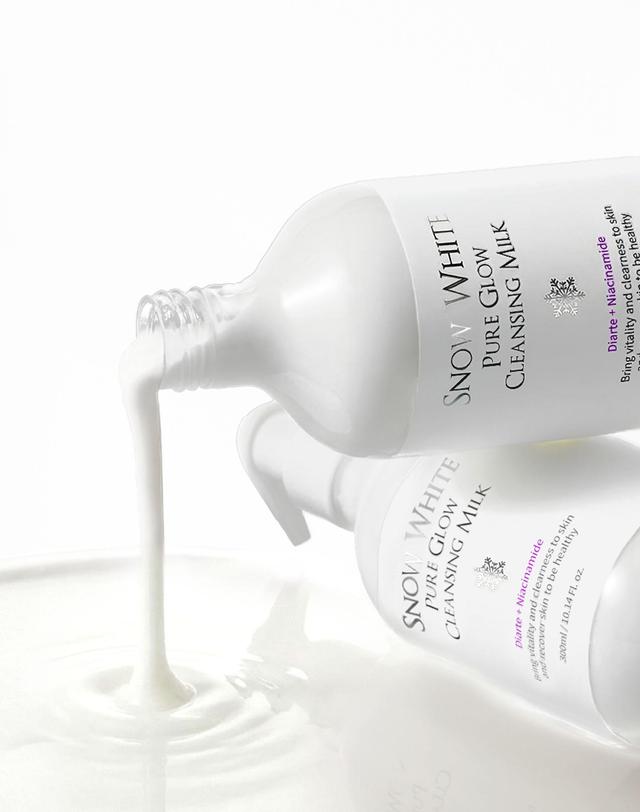 뷰티레시피 스노우화이트 퓨어 글로우 클렌징밀크 300ml 착용컷