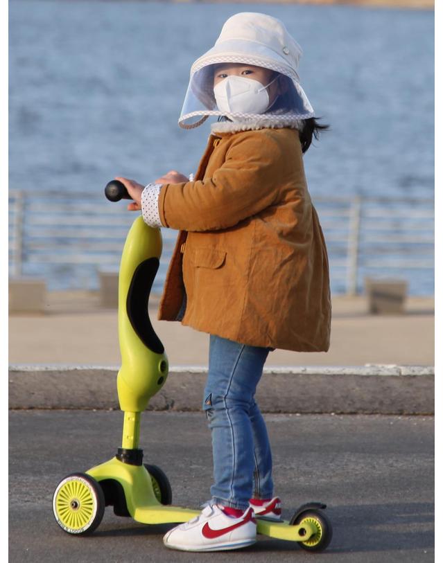화이트샌즈 긴급 앞 가림막 디버킷 성인 착용컷