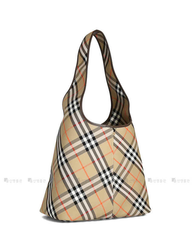 버버리 버버리 체크 라지 8094145 LL LG SHOULDER BAG CJ1 숄더백 호보백 착용컷