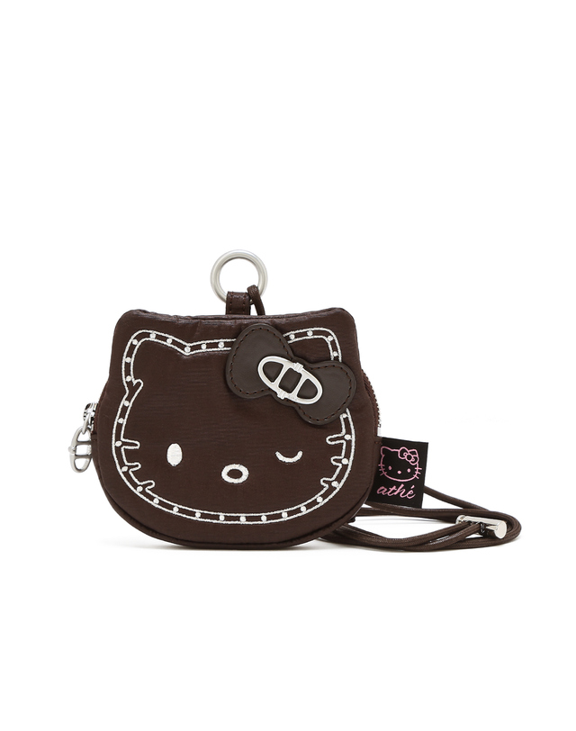아떼 바네사브루노 액세사리 [Hello Kitty x athe] 스터드 브라운 스트랩 미니파우치 진한 브라운 착용컷