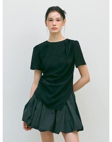 블랙 비대칭 셔링 반팔 블라우스