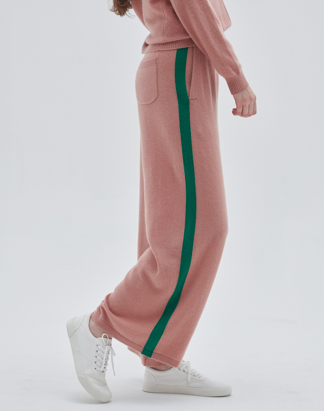 캐시미어하우스 [Murray Allan] 100%캐시미어 사이드 컬러라인 팬츠Side color line pants( Apricoat) 착용컷