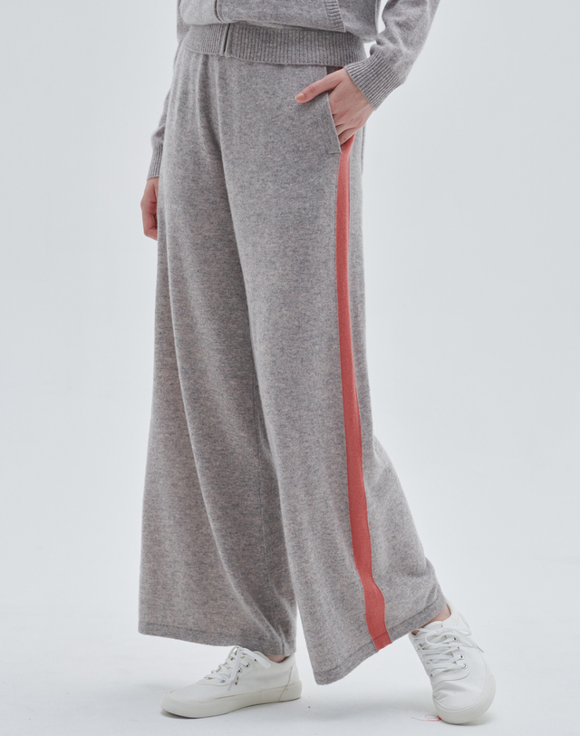 캐시미어하우스 [Murray Allan] 100%캐시미어 사이드 컬러라인 팬츠Side color line pants(Pink beige(PE)) 착용컷