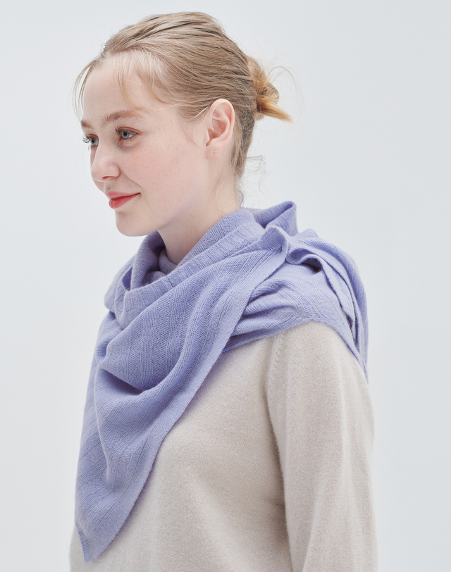 캐시미어하우스 [Murray Allan] 100%캐시미어 와이드 버튼 넥워머 머플러 Wide button neck warmer(Hydrangea) 착용컷