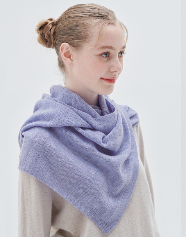 캐시미어하우스 [Murray Allan] 100%캐시미어 와이드 버튼 넥워머 머플러 Wide button neck warmer(Hydrangea) 착용컷