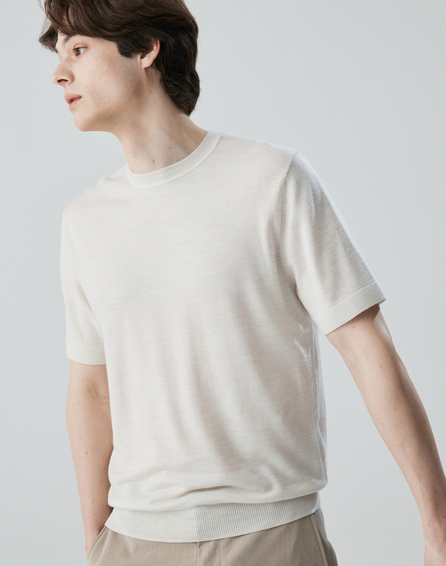 캐시미어하우스 [Murray Allan] 라운드넥 하프슬리브 풀오버 Round half sleeve pullover(Cream) 착용컷