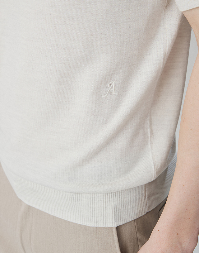 캐시미어하우스 [Murray Allan] 라운드넥 하프슬리브 풀오버 Round half sleeve pullover(Cream) 착용컷