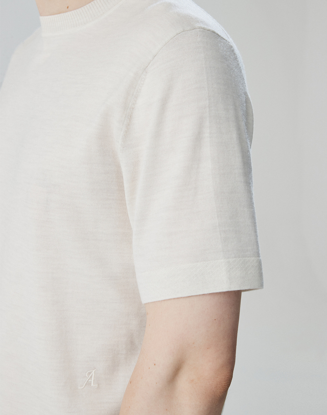 캐시미어하우스 [Murray Allan] 라운드넥 하프슬리브 풀오버 Round half sleeve pullover(Cream) 착용컷