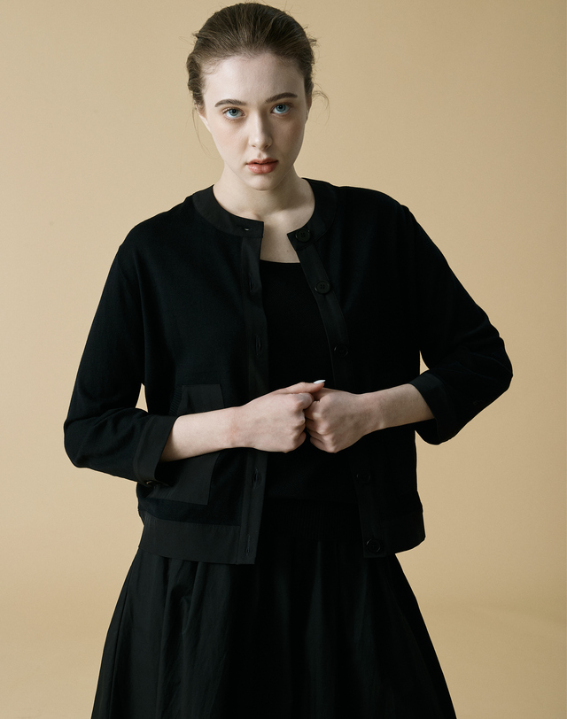 캐시미어하우스 [Cashmere Class]우븐 & 니트 소재 믹스매치 라운드 자켓 Short compact round jacket(Black) 착용컷