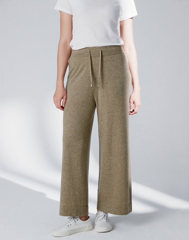 캐시미어하우스 [Cashmere Class] 100%캐시미어 와이드핏 캐시미어 니트 팬츠 Wide fit knit Pants_CAPPUCCINO(PP) 착용컷