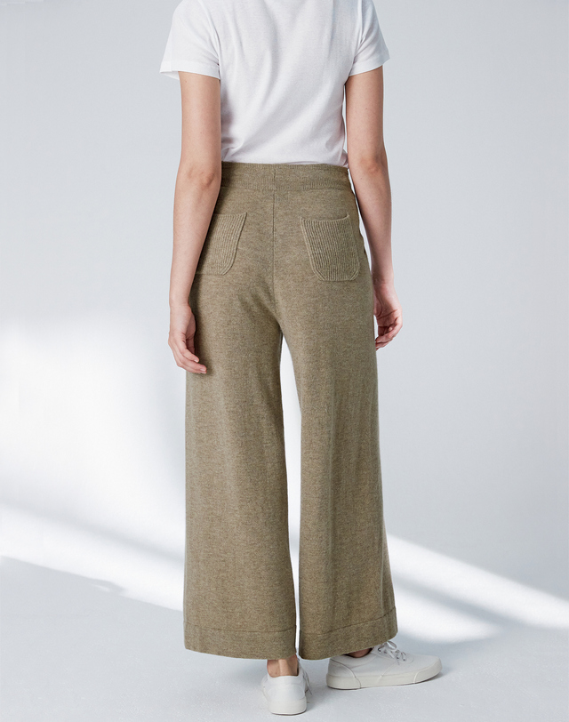 캐시미어하우스 [Cashmere Class] 100%캐시미어 와이드핏 캐시미어 니트 팬츠 Wide fit knit Pants_CAPPUCCINO(PP) 착용컷
