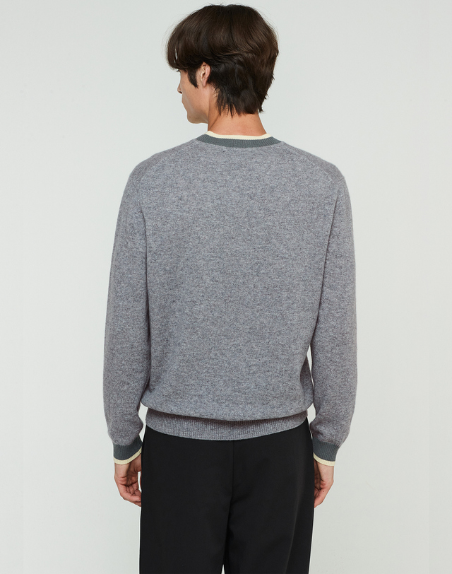 캐시미어하우스 [Murray Allan] 100%캐시미어 브이넥 컬러 블록 캐시미어 풀오버 V-neck Color Block Pullover_Melange Grey(MG) 착용컷