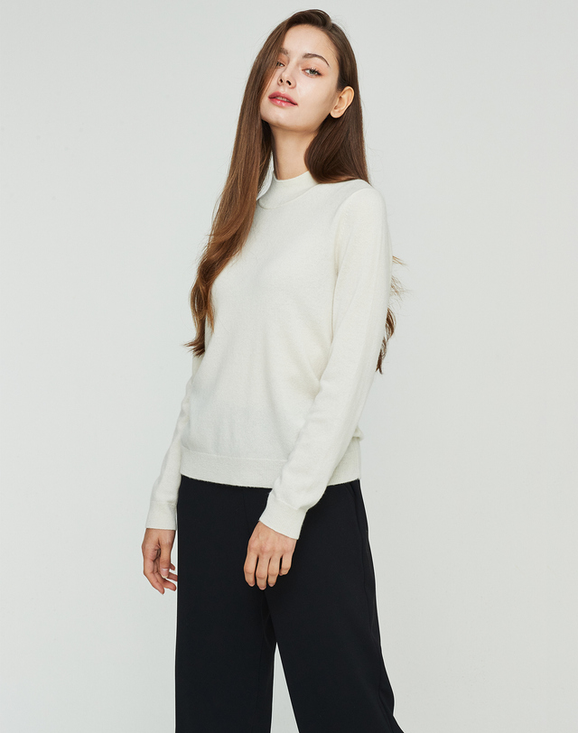 캐시미어하우스 [Murray Allan] 100%캐시미어 우먼 모크넥 풀오버_Mock Neck Pullover_Ivory(IV) 착용컷