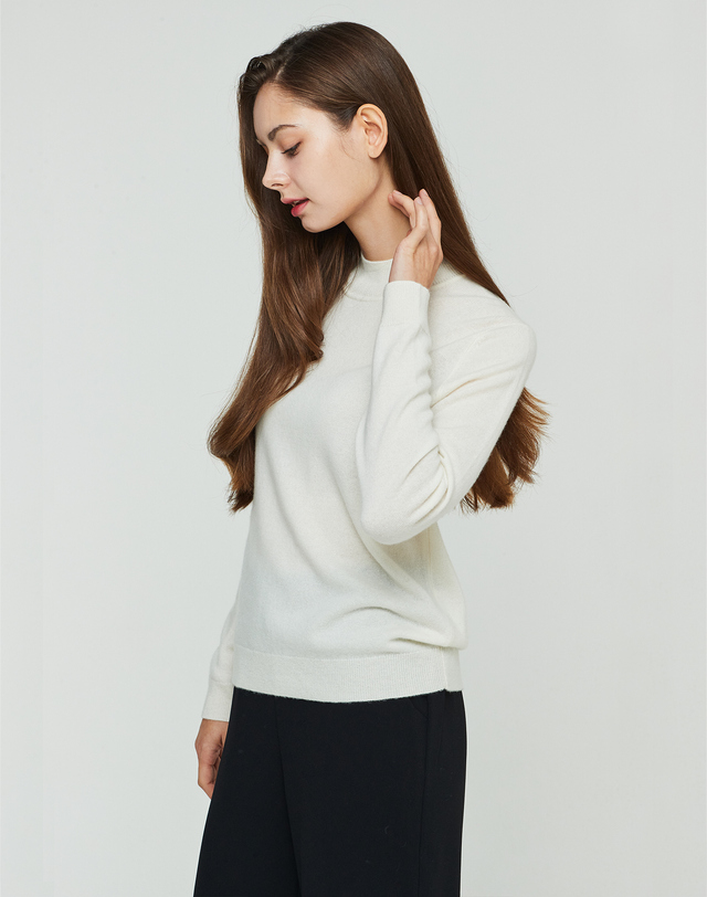캐시미어하우스 [Murray Allan] 100%캐시미어 우먼 모크넥 풀오버_Mock Neck Pullover_Ivory(IV) 착용컷