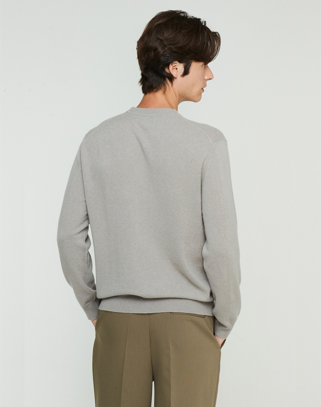 캐시미어하우스 [Murray Allan] 100%캐시미어 시니처 로고 자수 크루넥 캐시미어 풀오버 A Logo Crewneck Pullover_Shadow(SD) 착용컷