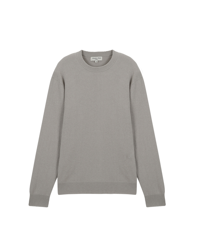 캐시미어하우스 [Murray Allan] 100%캐시미어 시니처 로고 자수 크루넥 캐시미어 풀오버 A Logo Crewneck Pullover_Shadow(SD) 착용컷