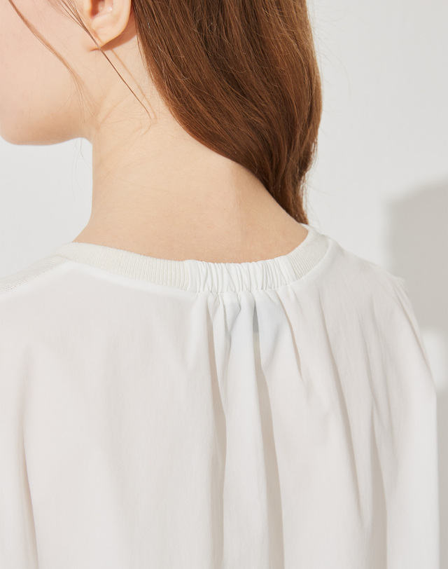 캐시미어하우스 [Cashmere Class]스탠다드 슬리브리스 풀오버 Standard Sleeveless Pullover_White C42WPU002WH 착용컷