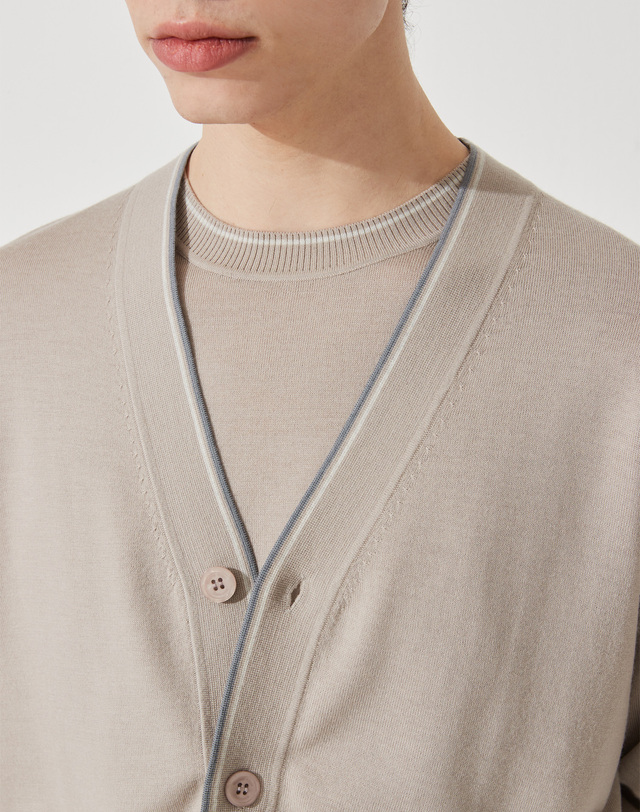 캐시미어하우스 [Murray Allan] Line Color V-Neck Cardigan_Mud(MD) M42MCD002MD 착용컷