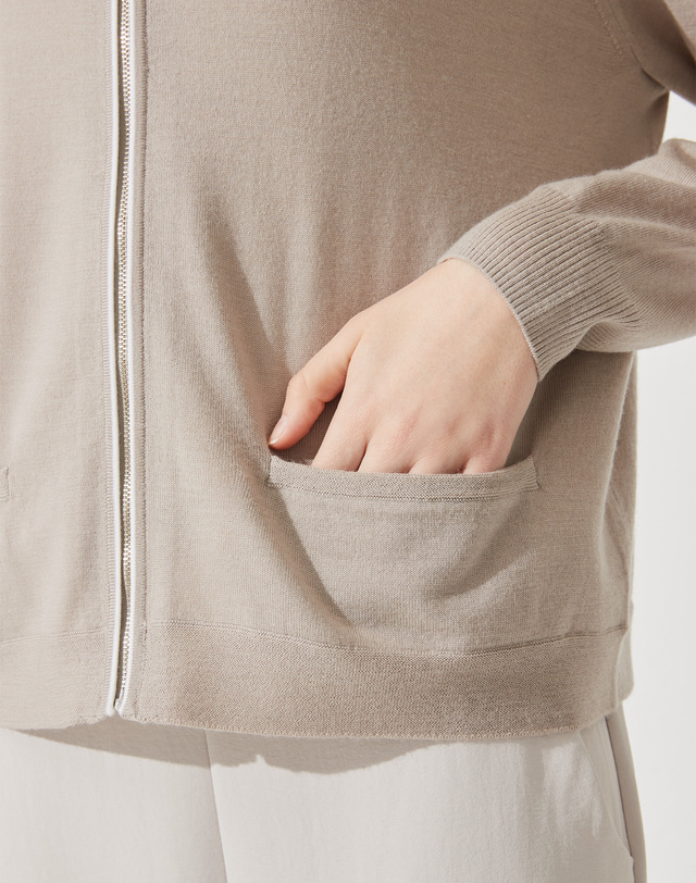 캐시미어하우스 [Murray Allan] Hooded zip-up cardigan_Mud(MD) M42WCD009MD 착용컷
