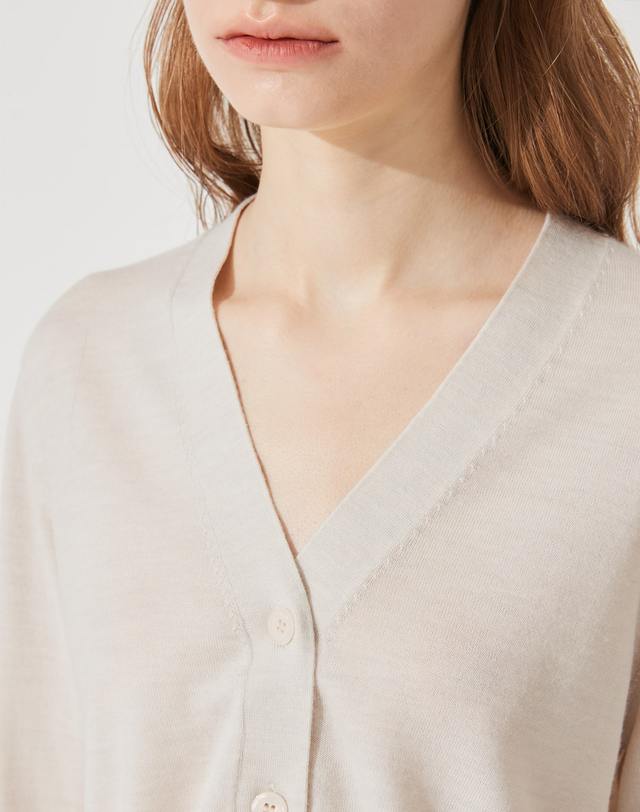 캐시미어하우스 [Murray Allan] Long V-neck cardigan_Sand Beige(SB) 착용컷