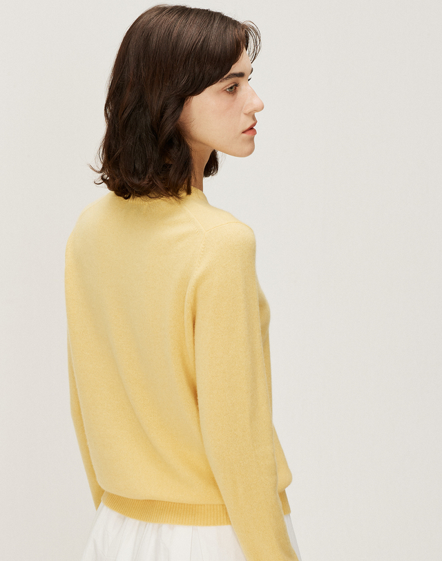 캐시미어하우스 [Murray Allan] 100%캐시미어 Round pullover_YELLOW(YE) M43WPU040YE 착용컷
