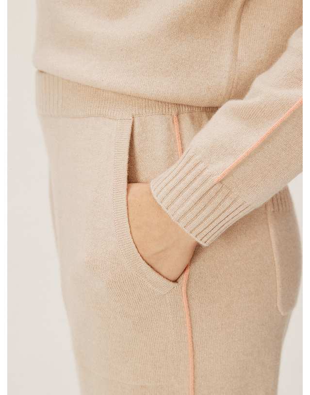 캐시미어하우스 [Murray Allan] 100%캐시미어 Semi Jogger Pants_Skin Beige (SB) M43WPN015SB 착용컷