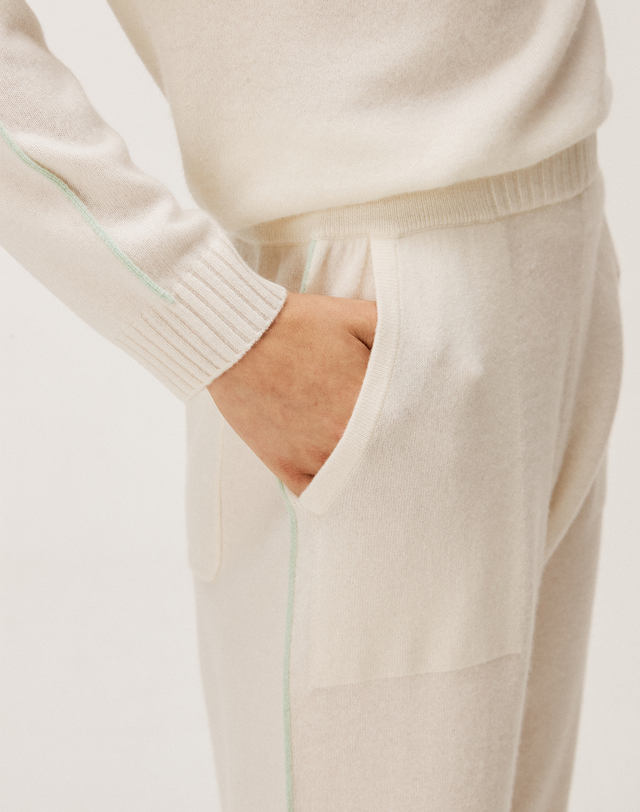 캐시미어하우스 [Murray Allan] 100%캐시미어 Semi Jogger Pants_Ivory(IV) M43WPN015IV 착용컷