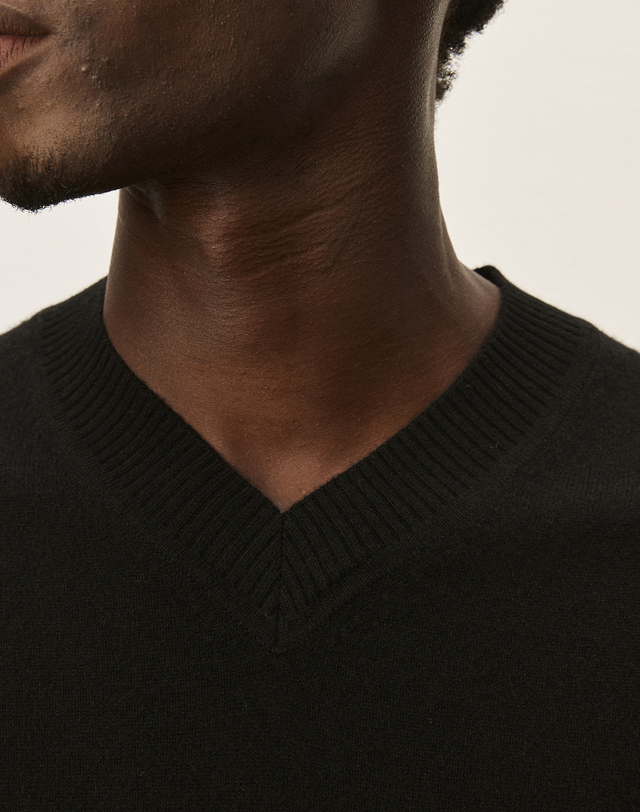 캐시미어하우스 [Murray Allan] 100%캐시미어 V-neck pullover_BLACK(BK) M43MPU041BK 착용컷