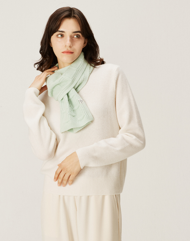 캐시미어하우스 [Murray Allan] 100%캐시미어 Square Cable Scarf_Mint (MI) M43ASF024MI 착용컷