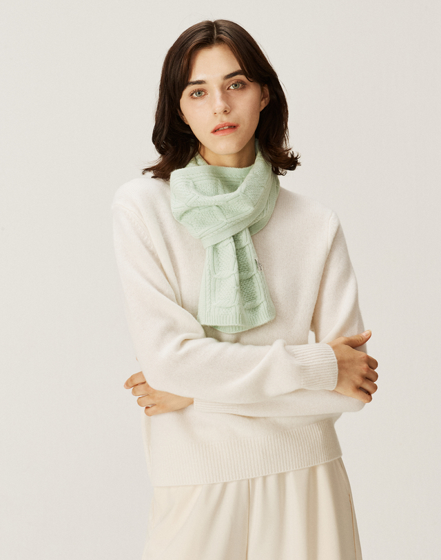 캐시미어하우스 [Murray Allan] 100%캐시미어 Square Cable Scarf_Mint (MI) M43ASF024MI 착용컷