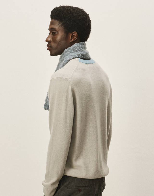 캐시미어하우스 [Murray Allan] 100%캐시미어 Multi-Texture Petit Scarf_Ston (ST) M43APE026ST 착용컷
