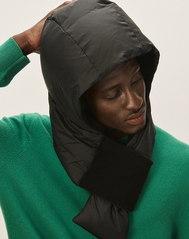 캐시미어하우스 [Murray Allan]100% 캐시미어 리버시블 구스 믹스 후디 머플러 Reversible goose mix Hoody muffler_Black (BK) M43AHA034BK 착용컷
