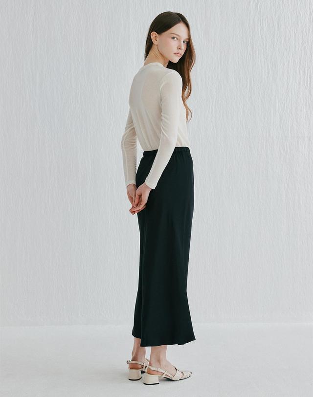 캐시미어하우스 [Cashmere Class]Viscose slim skirt_BLACK(BK) C52WSK013BK 착용컷