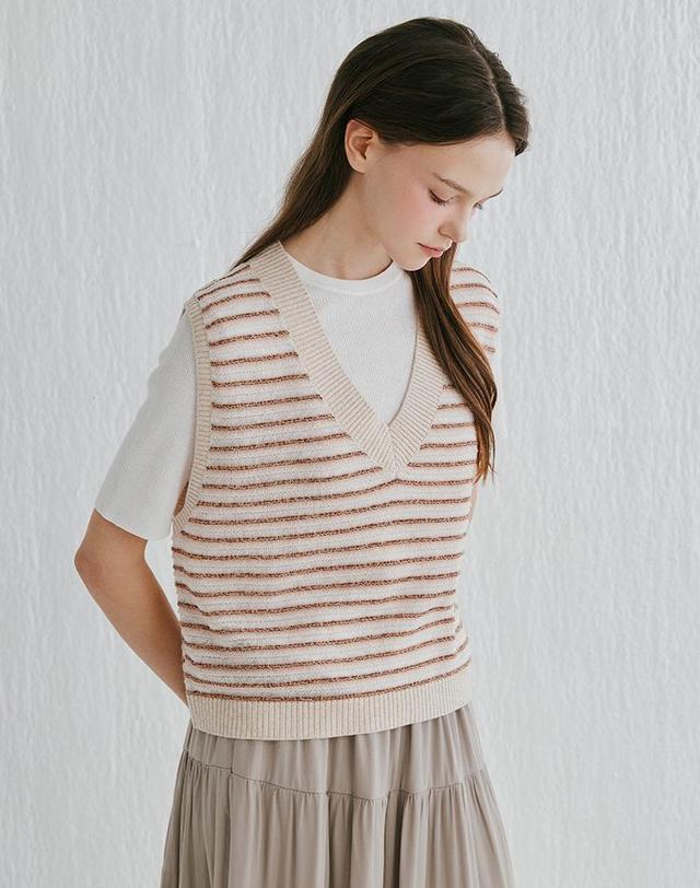 캐시미어하우스 [Murray Allan]Wave V-neck vest_ Beige(BE) M52WVT018BE 착용컷