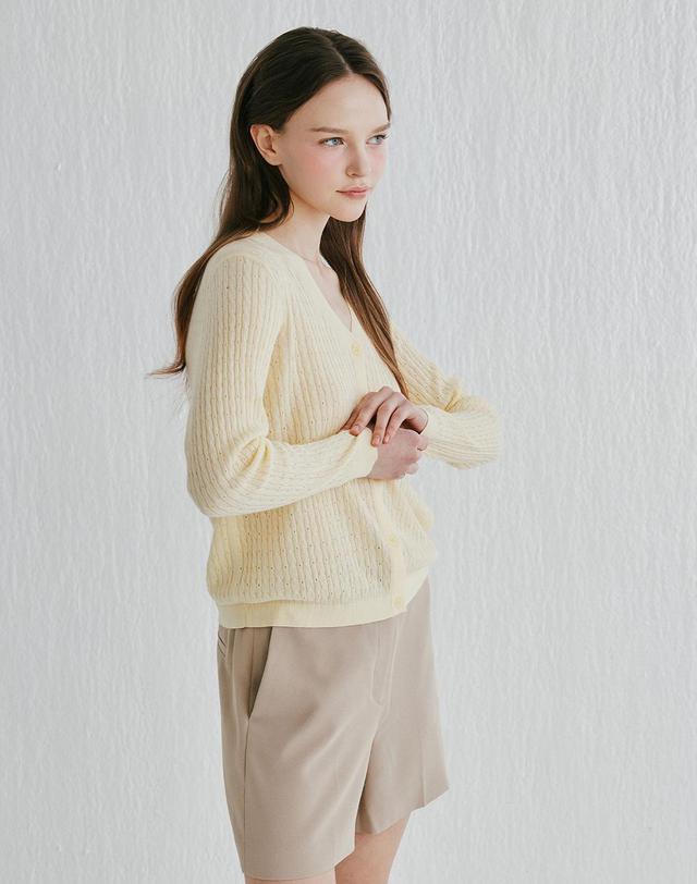 캐시미어하우스 [Murray Allan]Cable V-neck Cardigan_Yellow (YE) M52WCD012YE 착용컷