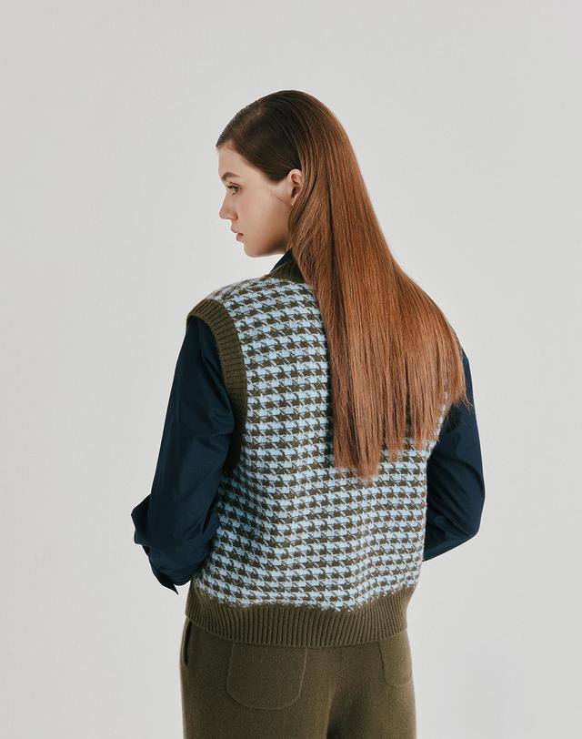 캐시미어하우스 [Murray Allan] 100%캐시미어 Houndtooth check Texture V-vest_ Khaki (KH) M53WVT059KH 착용컷