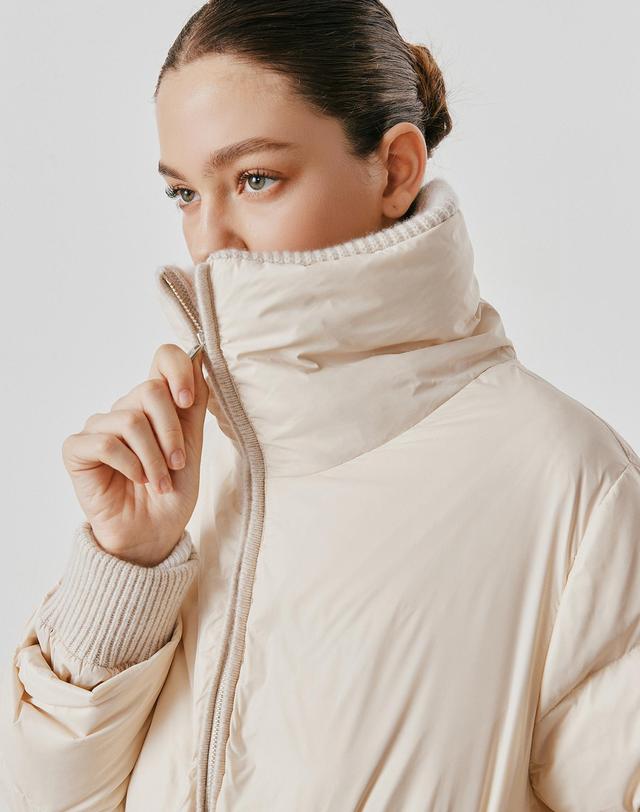 캐시미어하우스 [Murray Allan] 100%캐시미어 Wide collar goose down jumper_ Sand beige (SE) M53WOT025SE 착용컷
